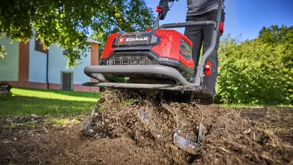 Stap 1: Toplaag doorfrezen met grondfrees